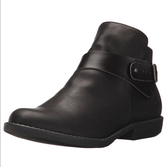 NIB Black Accent Strap Buckle Detail Ankle Booties - Picture 2 of 3